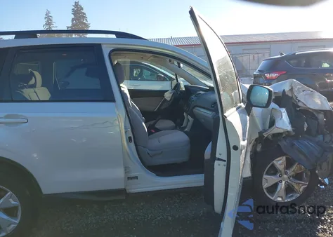 2015 Subaru Forester 2.5I Premium из США, поврежденный, VIN JF2SJADC0FH535356